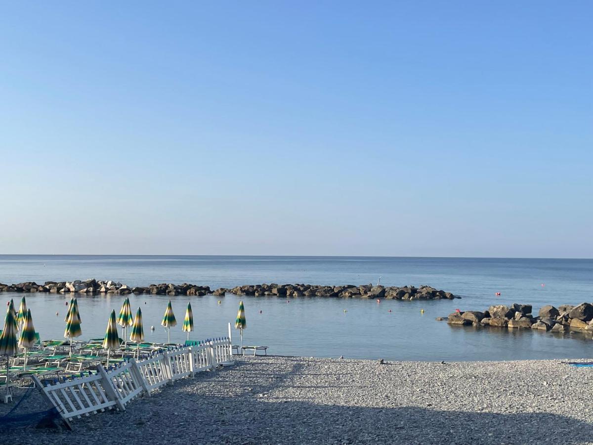 Ferienwohnung Casa Aiga Marina Ventimiglia Exterior foto